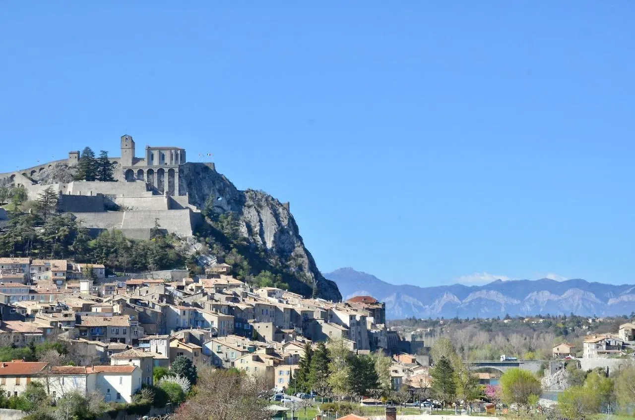 Team Holiday - Camping La Célestine Beynes   Beynes (Alpes-de-Haute-Provence)