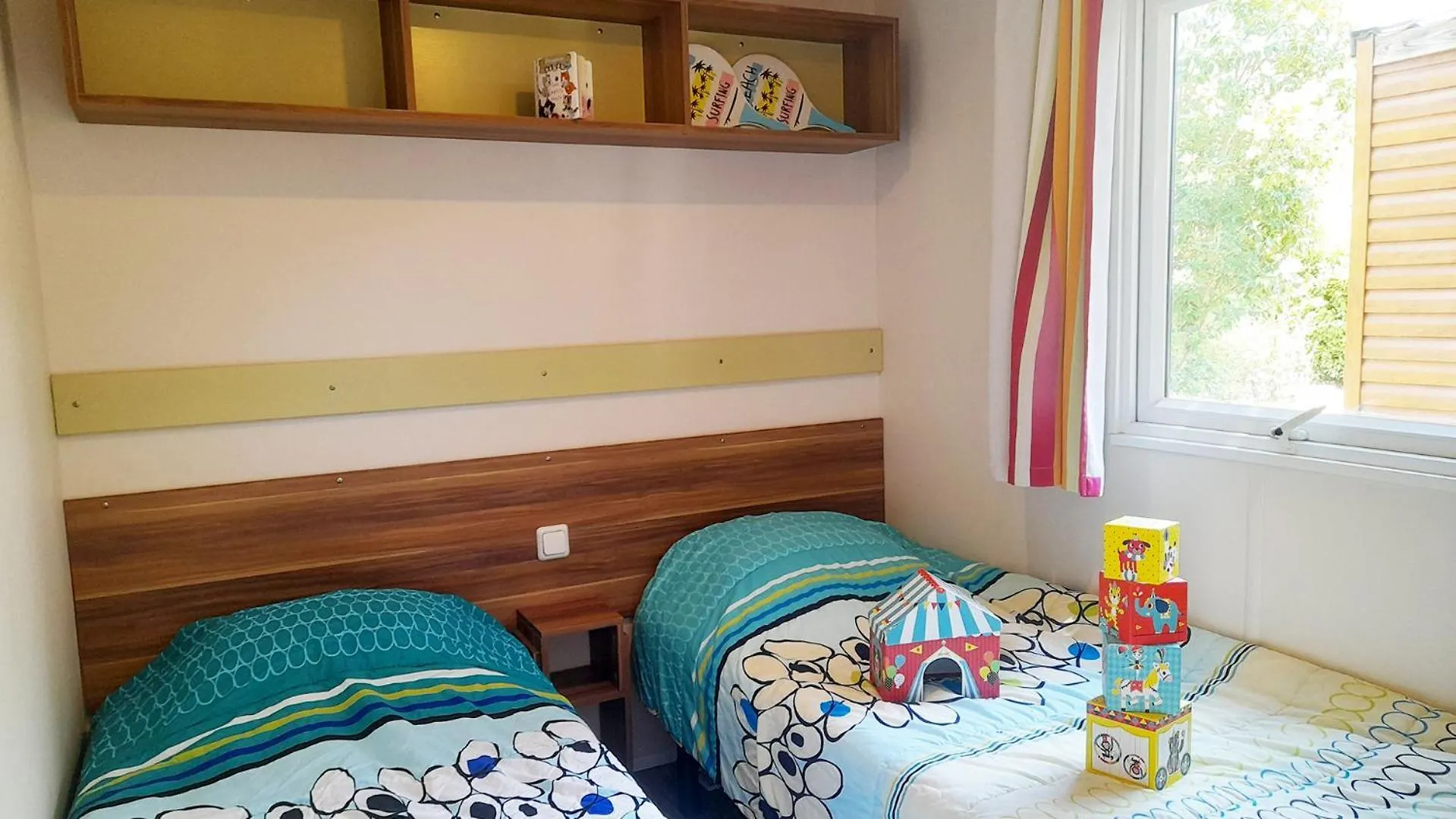 ***  Team Holiday - Camping La Célestine Beynes  France