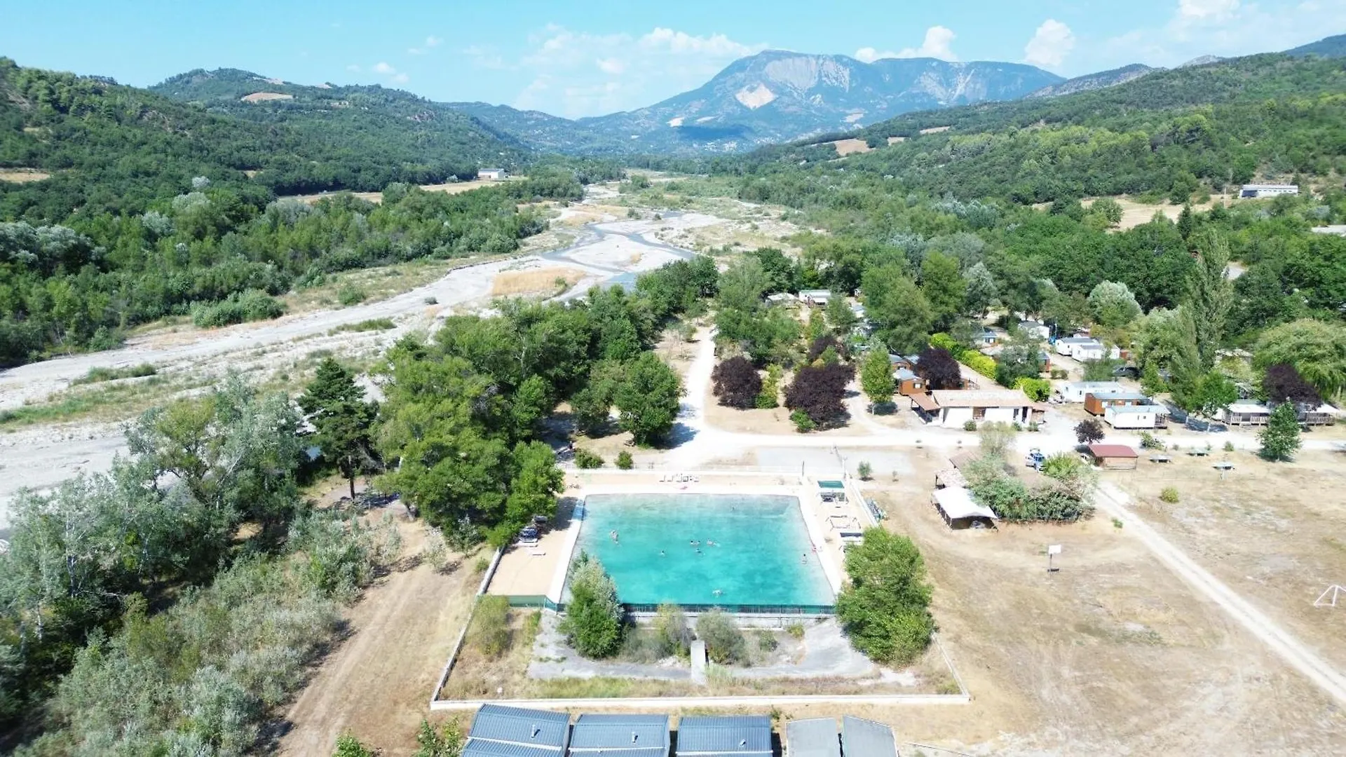Team Holiday - Camping La Célestine Beynes